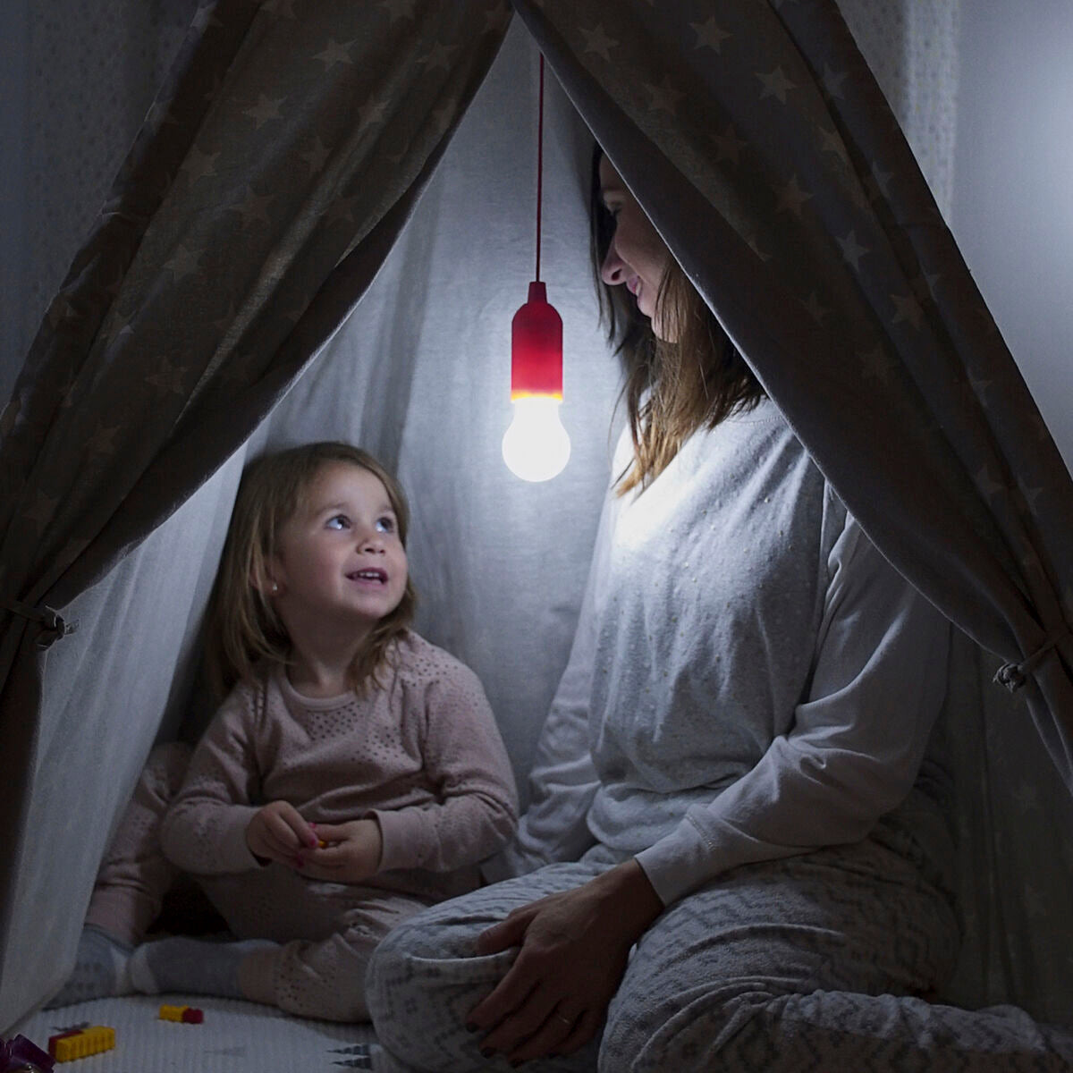 Pārnēsājama LED Spuldze ar Auklu Bulby InnovaGoods